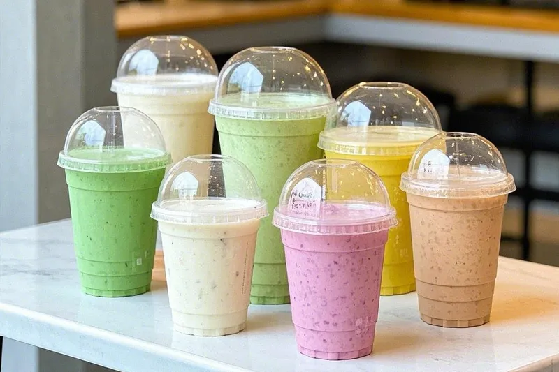 Welche Faktoren beeinflussen die Abbauzeit von PLA-Kaltgetränkebechern?